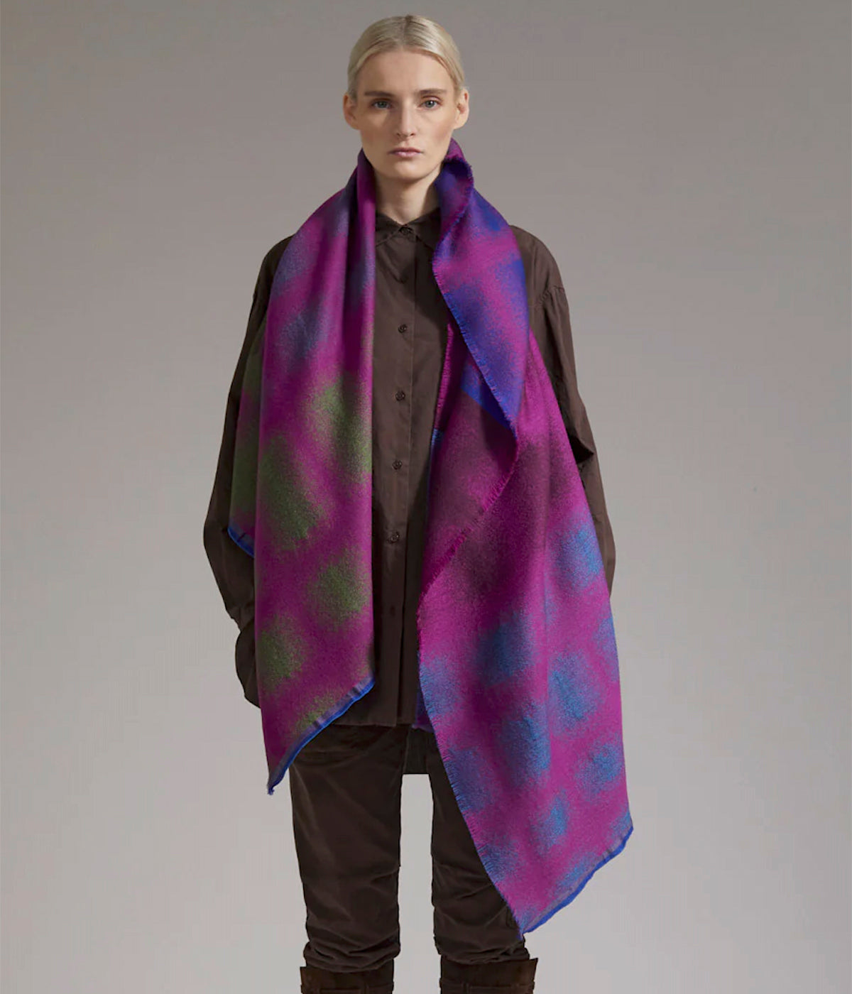 スカーフ　TRAITS PARIS TRAITS 【SALE 30%OFF】TRAITS スクエアプリント シルクスカーフ